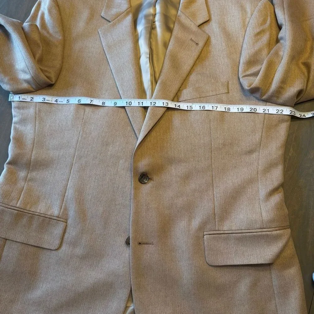 Jos A Bank Men’s Sports Coat 43R Brown Herringbone